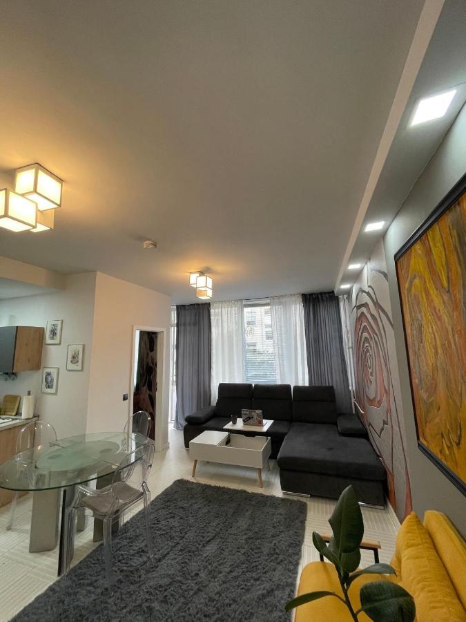 Bright: Flat With Balcony - Kitchen - Free Parking Appartement Berlijn Buitenkant foto