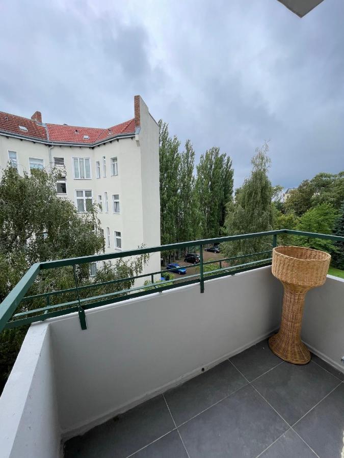 Bright: Flat With Balcony - Kitchen - Free Parking Appartement Berlijn Buitenkant foto